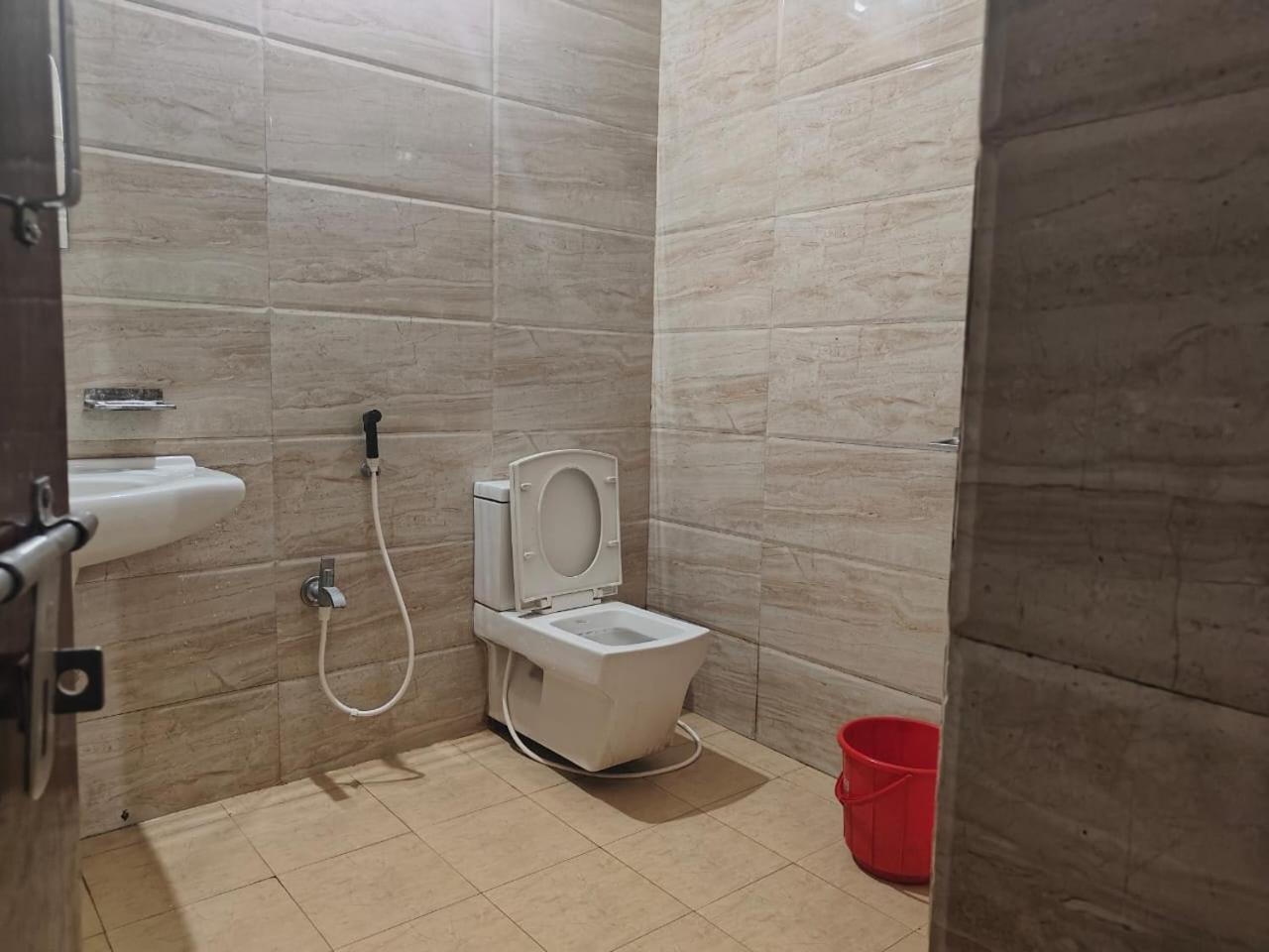 Emerald Euphoria The Luxury Stay Near Infocity Best Seller Bhubaneswar Exterior foto